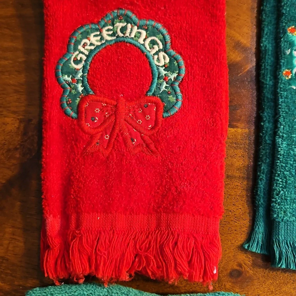 Festive Christmas Holiday Hand Towels Set - Red and Green 7 Vintage